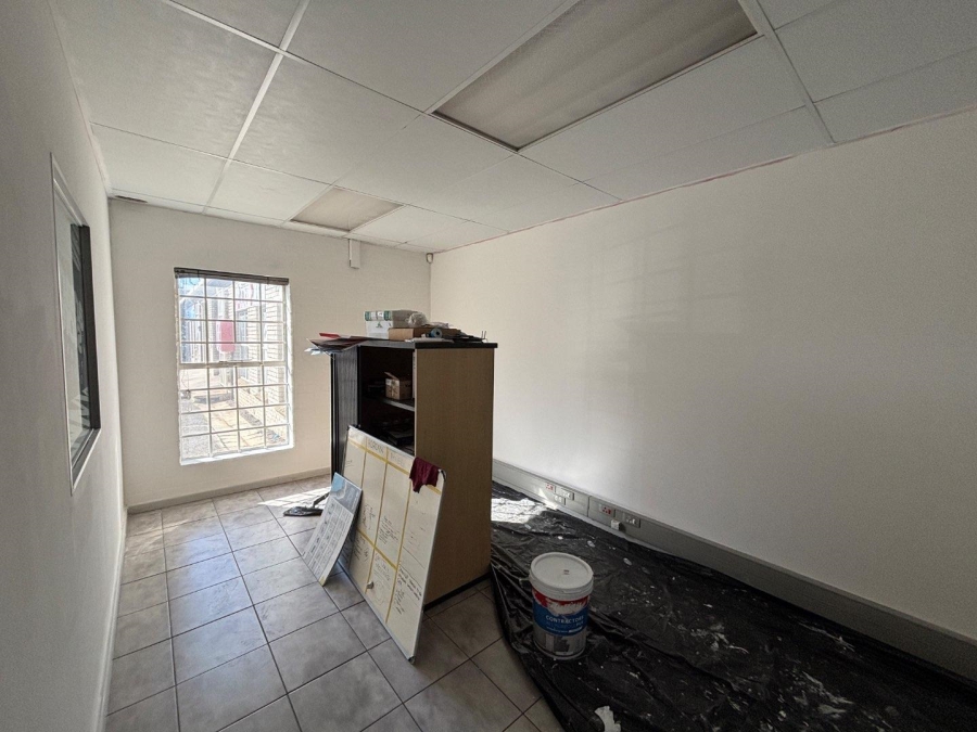 To Let commercial Property for Rent in Paarden Eiland Western Cape
